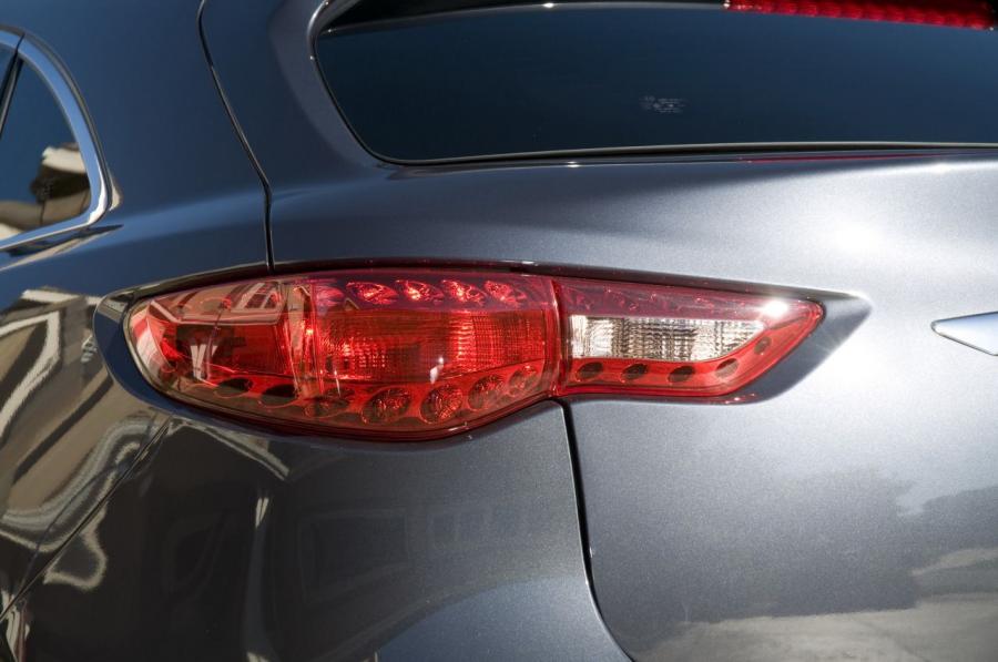  Infiniti FX50 2009 года  (фото 27 из 110)